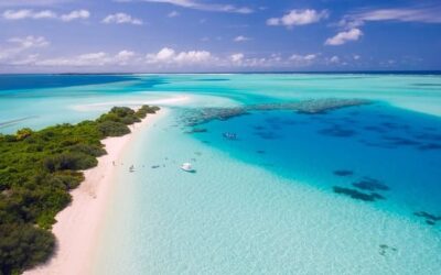 Maldives : l’art de l’évasion entre lagons turquoise et plages de rêve